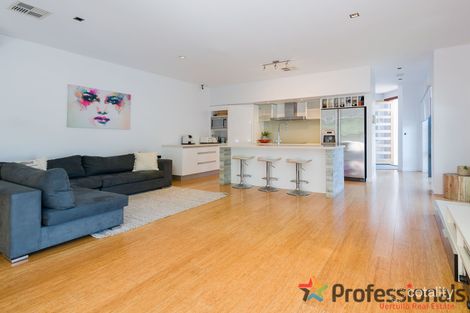 Property photo of 1/10 Rouen Avenue Paradise Point QLD 4216