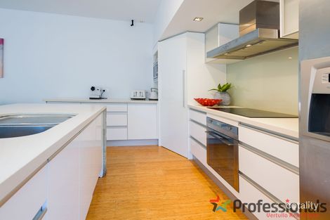 Property photo of 1/10 Rouen Avenue Paradise Point QLD 4216