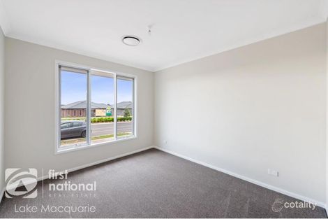 Property photo of 31 Springfield Drive Lochinvar NSW 2321