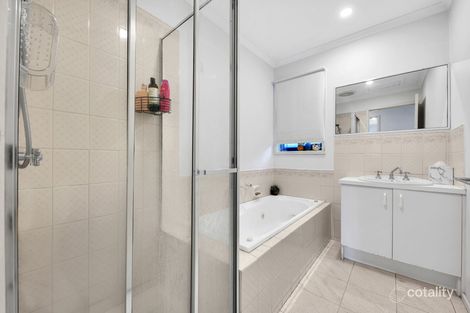 Property photo of 12 Linden Close Meadow Heights VIC 3048