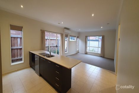 Property photo of 8 Gumleaf Road Tarneit VIC 3029
