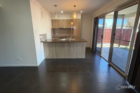 Property photo of 16 Wright Crescent Flinders View QLD 4305