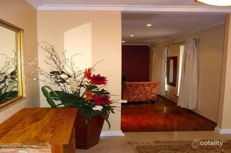 Property photo of 9 Dianne Close Rossmoyne WA 6148