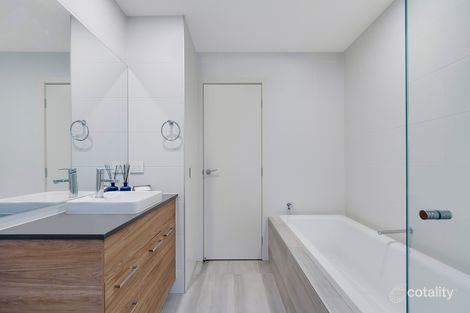 82 Fairbank Dr, Gledswood Hills, NSW 2557