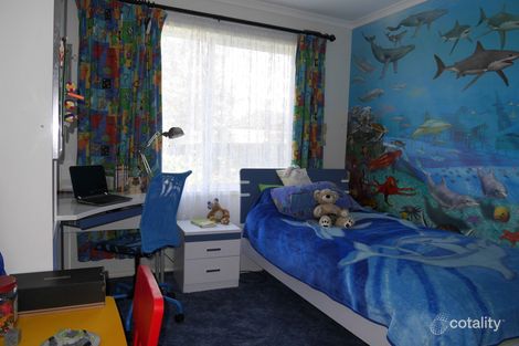 Property photo of 35 Dobell Crescent Caroline Springs VIC 3023