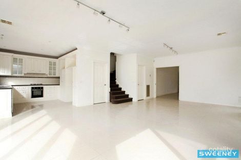 Property photo of 3 Lakeway Close Caroline Springs VIC 3023