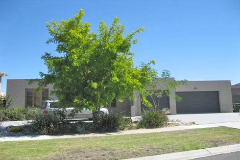 43 Tasman Cres, Taylors Lakes, VIC 3038