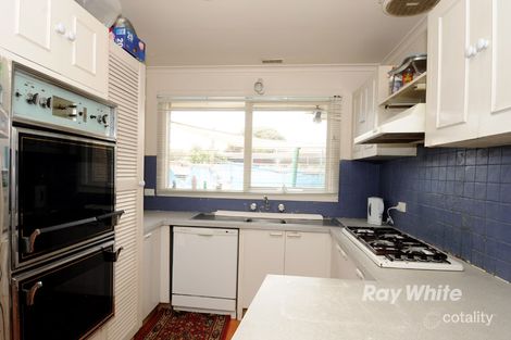 Property photo of 13 Bell View Court Springvale South VIC 3172