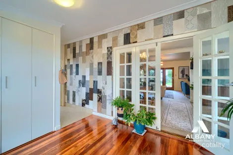 17 John St, Milpara, WA 6330