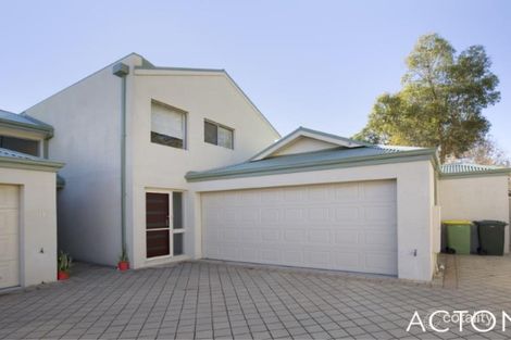 Property photo of 2/177 Oakmont Avenue Meadow Springs WA 6210