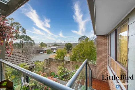 Property photo of 70 Hallen Close Phillip ACT 2606