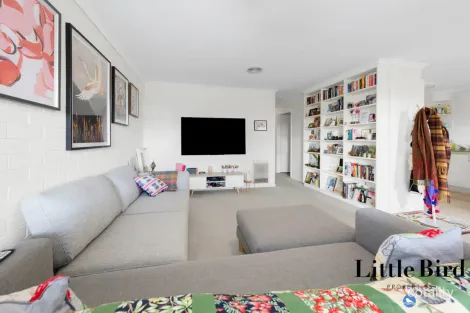 Property photo of 70 Hallen Close Phillip ACT 2606