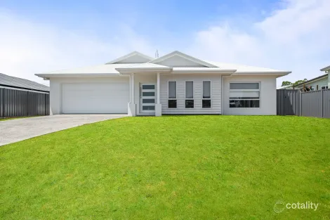 41 Blue Wren Pl, Cooroy, QLD 4563