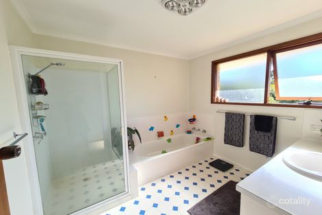 Property photo of 31 Robin Court Lindisfarne TAS 7015