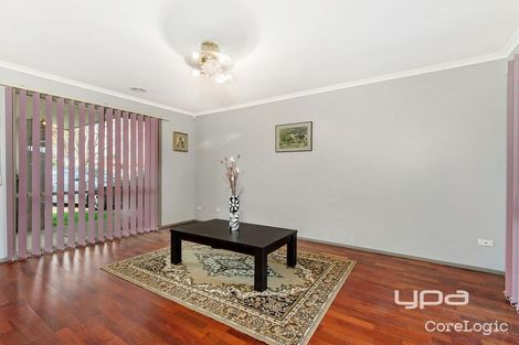 Property photo of 8A Penola Close St Albans VIC 3021