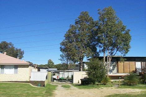 Property photo of 4 Blue Gum Place Midvale WA 6056