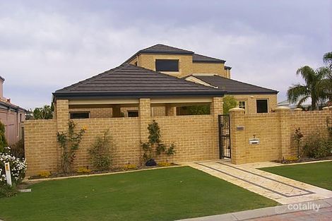 Property photo of 7 Minden Rise Sorrento WA 6020