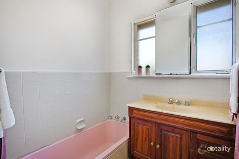 4 Orrong Ave, Reservoir, VIC 3073