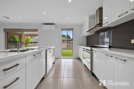 Property photo of 30 Lancefield Circuit Eynesbury VIC 3338