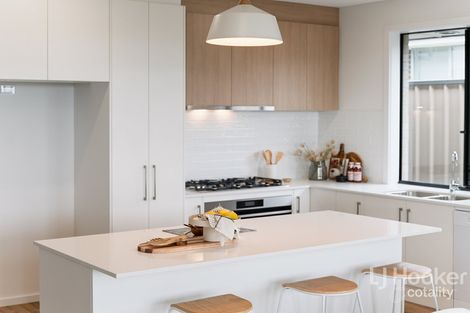 Property photo of 30 Stoneleigh Avenue Mount Barker SA 5251