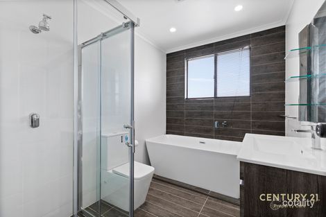 Property photo of 6/9-13 Surrey Street Minto NSW 2566