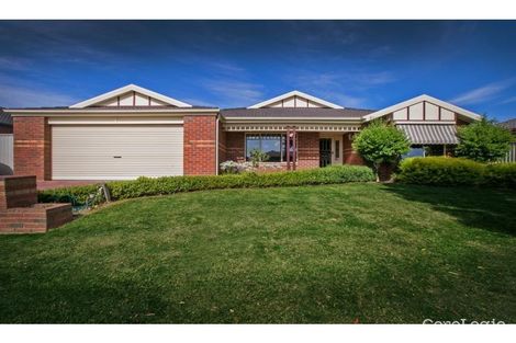 Property photo of 4 Manor Court Cranbourne East VIC 3977