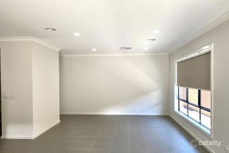 Property photo of 14 Peanut Avenue Mickleham VIC 3064