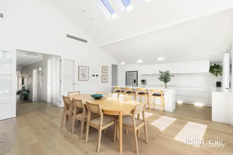 Property photo of 27 Eddys Grove Bentleigh VIC 3204