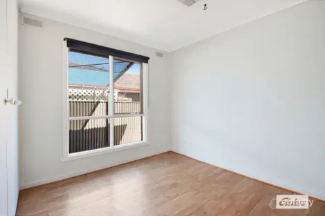 Property photo of 12 Robert Crescent West Wodonga VIC 3690