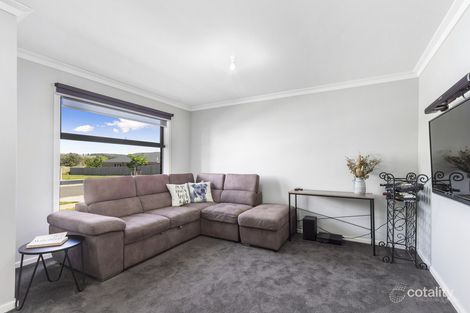 Property photo of 18 Ridge Boulevard Yinnar VIC 3869