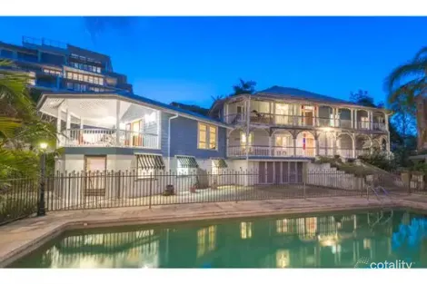 11 Kings Rd, Taringa, QLD 4068