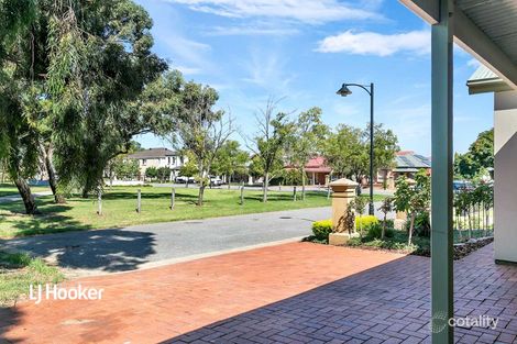 Property photo of 10 Greengate Lane Mawson Lakes SA 5095