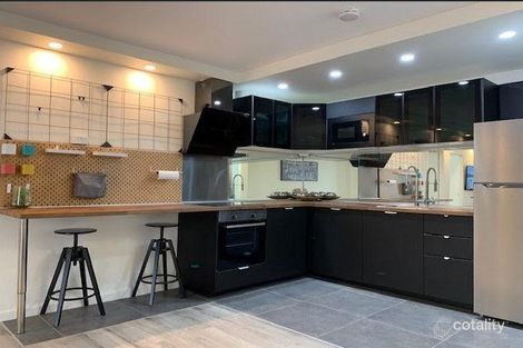 Property photo of 24/15 Cavill Avenue Surfers Paradise QLD 4217