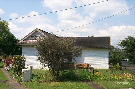 17 Sharp St, Fairfield, QLD 4103