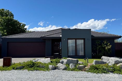 10 Simmons Dr, Bacchus Marsh, VIC 3340