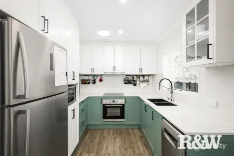 Property photo of 7 Kiwi Place Lethbridge Park NSW 2770