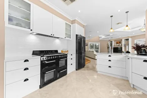 Property photo of 14 Jeanette Maree Court Kilsyth VIC 3137