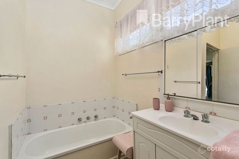Property photo of 5 Sunhill Avenue McCrae VIC 3938