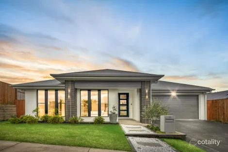 33 Bellflower St, Collingwood Park, QLD 4301