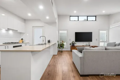 Property photo of 36 Llano Circuit Berwick VIC 3806