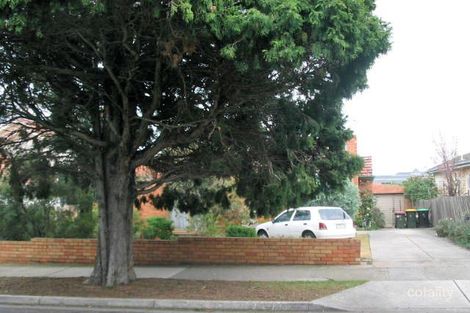 11 Glenview Rd, Strathmore, VIC 3041