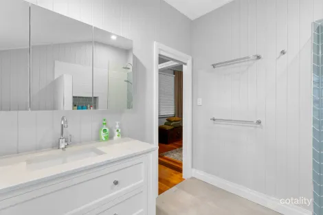 Property photo of 86 Alma Road Clayfield QLD 4011
