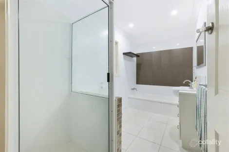 Property photo of 3 Wainwright Street Svensson Heights QLD 4670
