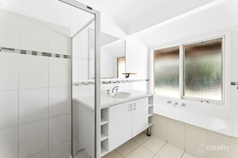 Property photo of 4 Daniel Court Werribee VIC 3030