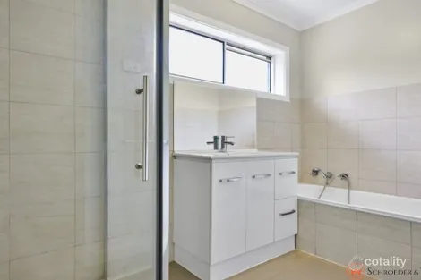 Property photo of 32 Laura Road Knoxfield VIC 3180