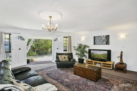 Property photo of 19 Dunbarton Avenue Bundall QLD 4217