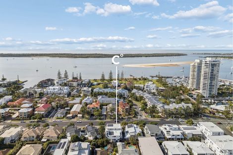 2/46 Bayview St, Runaway Bay, QLD 4216