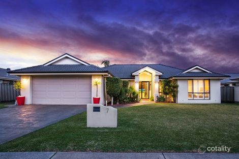 Property photo of 7 Bluehaven Drive Old Bar NSW 2430