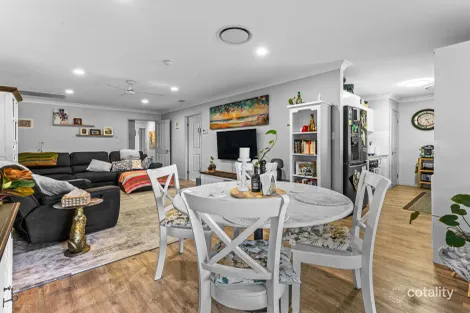 2/3 Boscawan Cres, Bellbird Park, QLD 4300