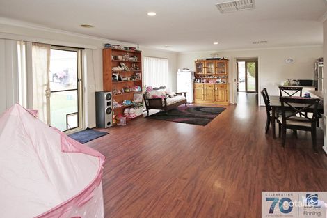 Property photo of 28 Merrijig Avenue Cranbourne VIC 3977